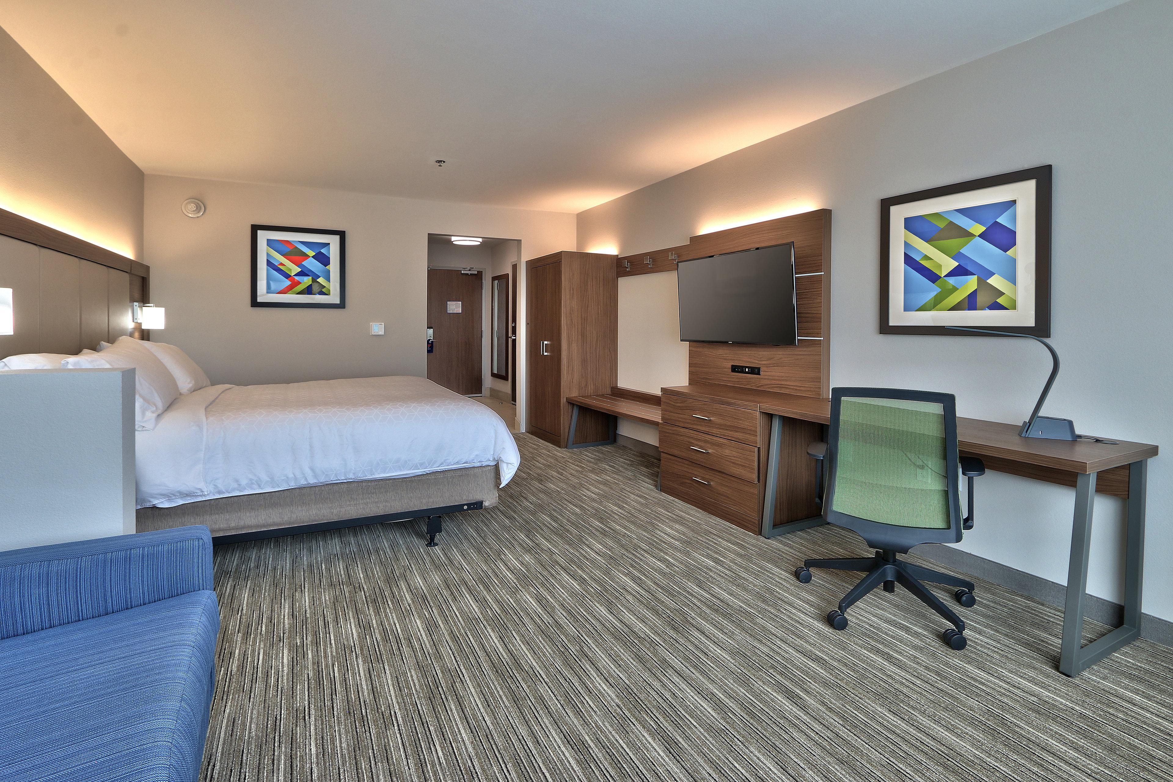 Hotel Holiday Express & - East By Ihg